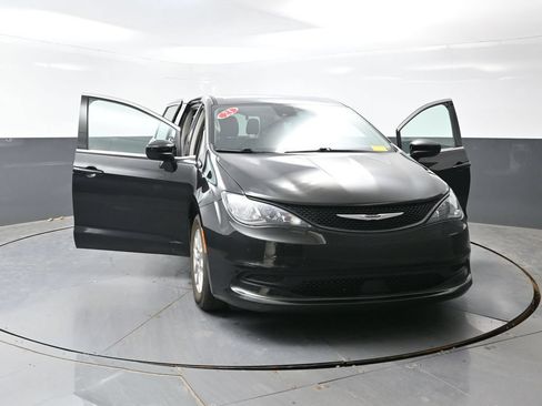Used 2023 Chrysler Voyager LX FWD image 57