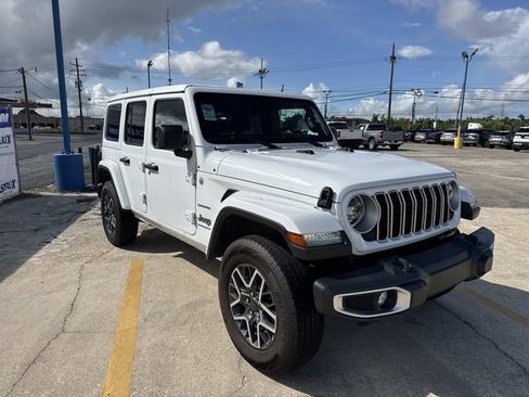 Used 2024 Jeep Wrangler Unlimited Sahara AWD/4WD image 5