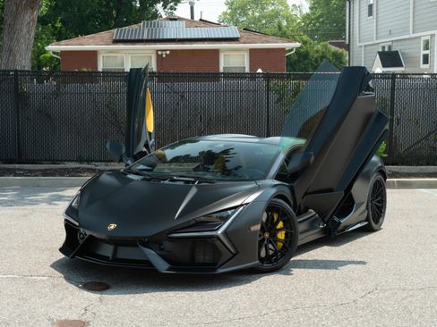 Used 2024 Lamborghini Revuelto AWD/4WD image 32