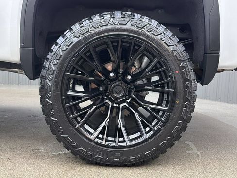 Used 2026 GMC Sierra 1500 AT4 w/ AT4 Premium Package AWD/4WD image 12