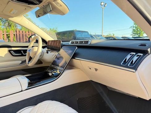 Used 2022 Mercedes-Benz S 580 4MATIC Sedan w/ AMG Line Package image 31