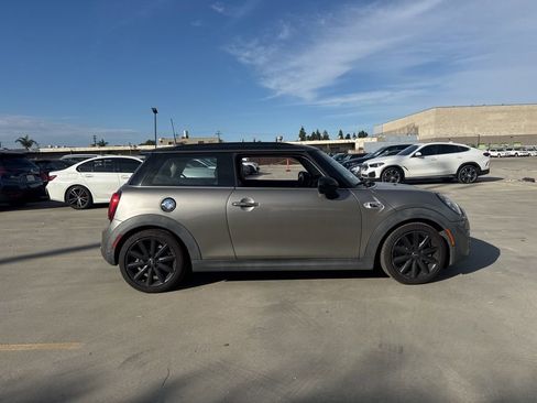 Used 2019 MINI Cooper S w/ Premium Package image 6