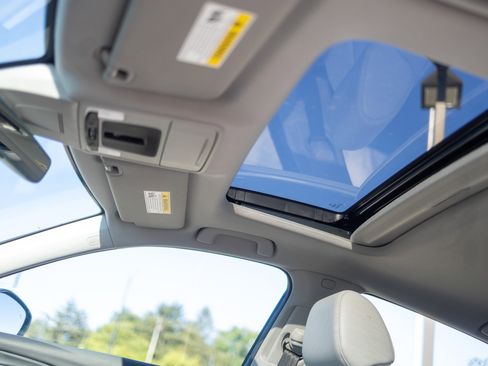 New 2025 Acura Integra image 14