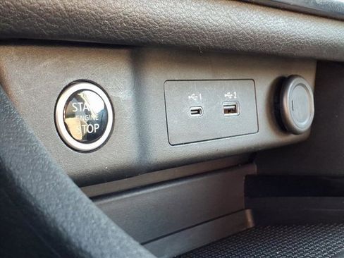 Used 2023 Nissan Rogue SV image 16