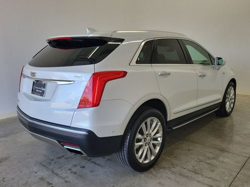 Used 2017 Cadillac XT5 Platinum w/ Driver Assist Package AWD/4WD image 5