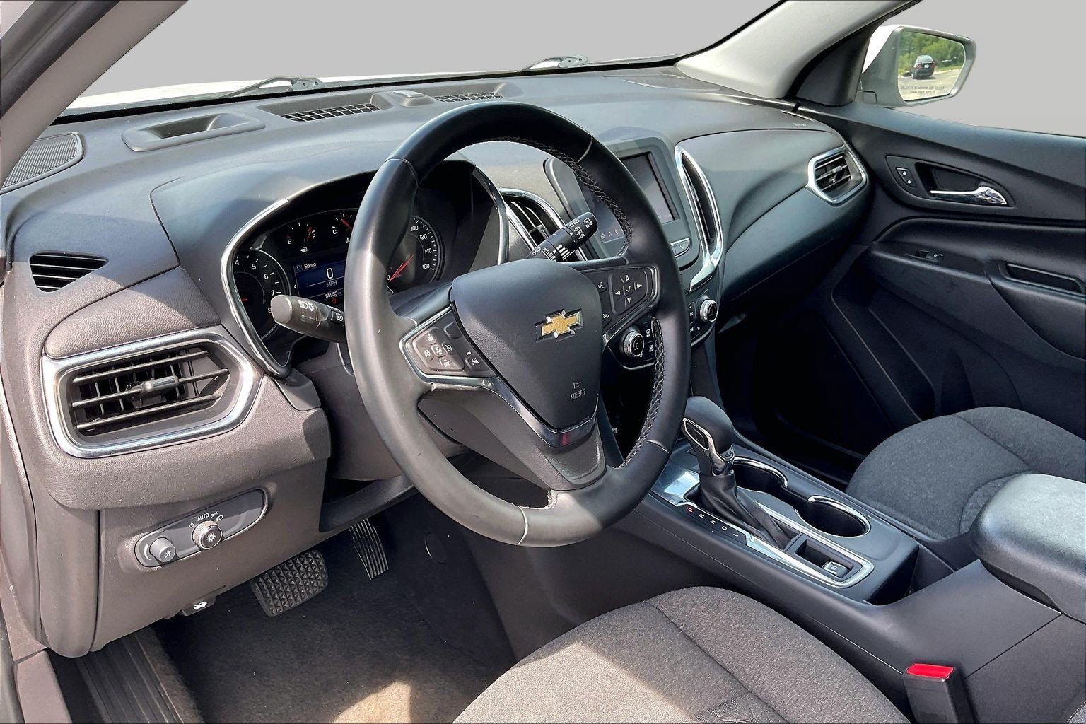 Used 2024 Chevrolet Equinox LT FWD image 16
