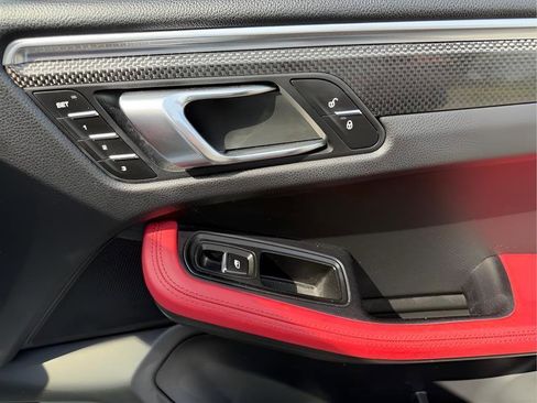 Used 2016 Porsche Macan S image 35