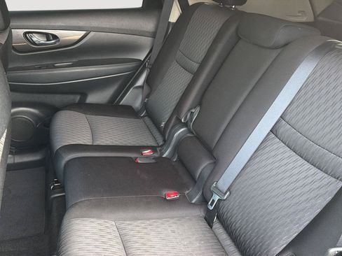 Used 2019 Nissan Rogue SV FWD image 19