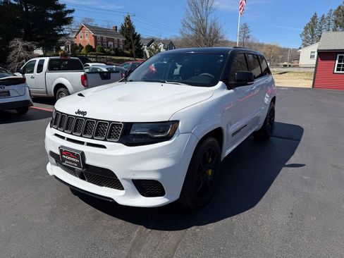 Used 2018 Jeep Grand Cherokee Trackhawk image 3