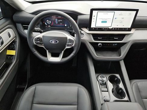 New 2026 Ford Explorer Active w/ Active Comfort Package image 4