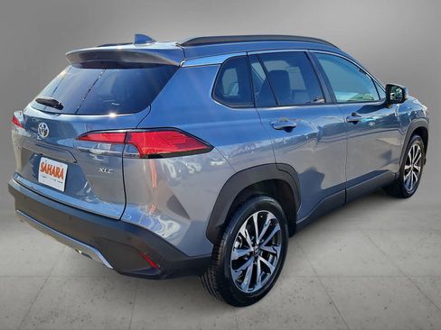 Used 2023 Toyota Corolla Cross XLE image 9
