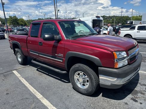 Used 2004 Chevrolet Silverado 2500 LT AWD/4WD image 3