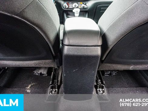 Used 2025 Kia Soul LX image 32