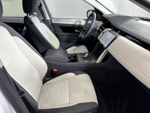 Used 2024 Land Rover Discovery Sport S image 21