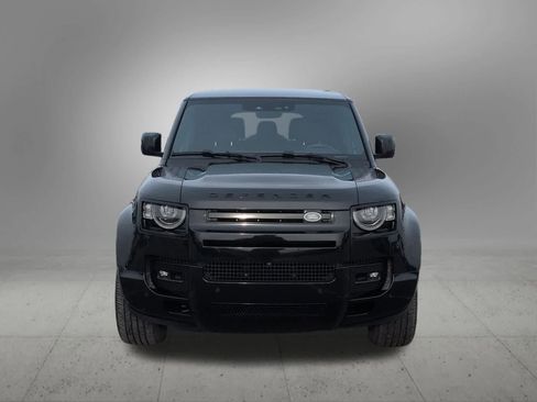 Used 2024 Land Rover Defender 130 X-Dynamic SE image 9