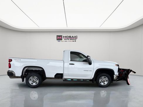 Used 2025 Chevrolet Silverado 2500 W/T w/ WT Convenience Package AWD/4WD image 2
