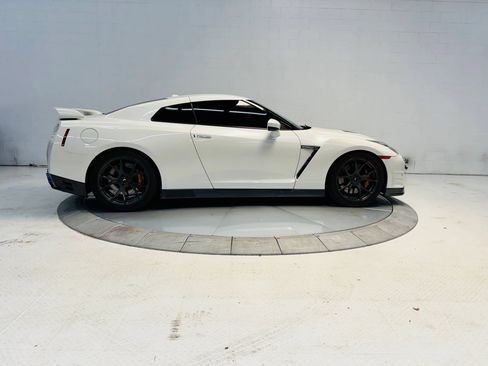 Used 2013 Nissan GT-R Premium AWD/4WD image 18