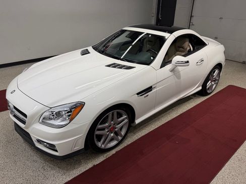 Used 2016 Mercedes-Benz SLK 350 image 48