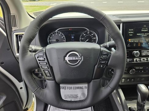 New 2026 Nissan Frontier SV w/ SV Convenience Package AWD/4WD image 9