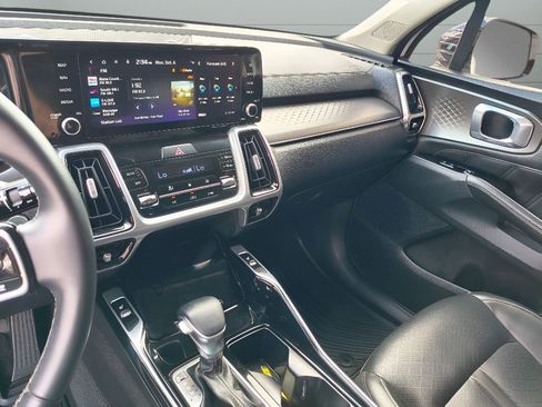 Used 2023 Kia Sorento SX image 22
