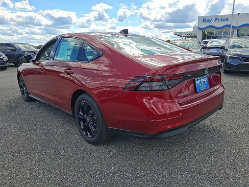 New 2025 Honda Accord SE image 3