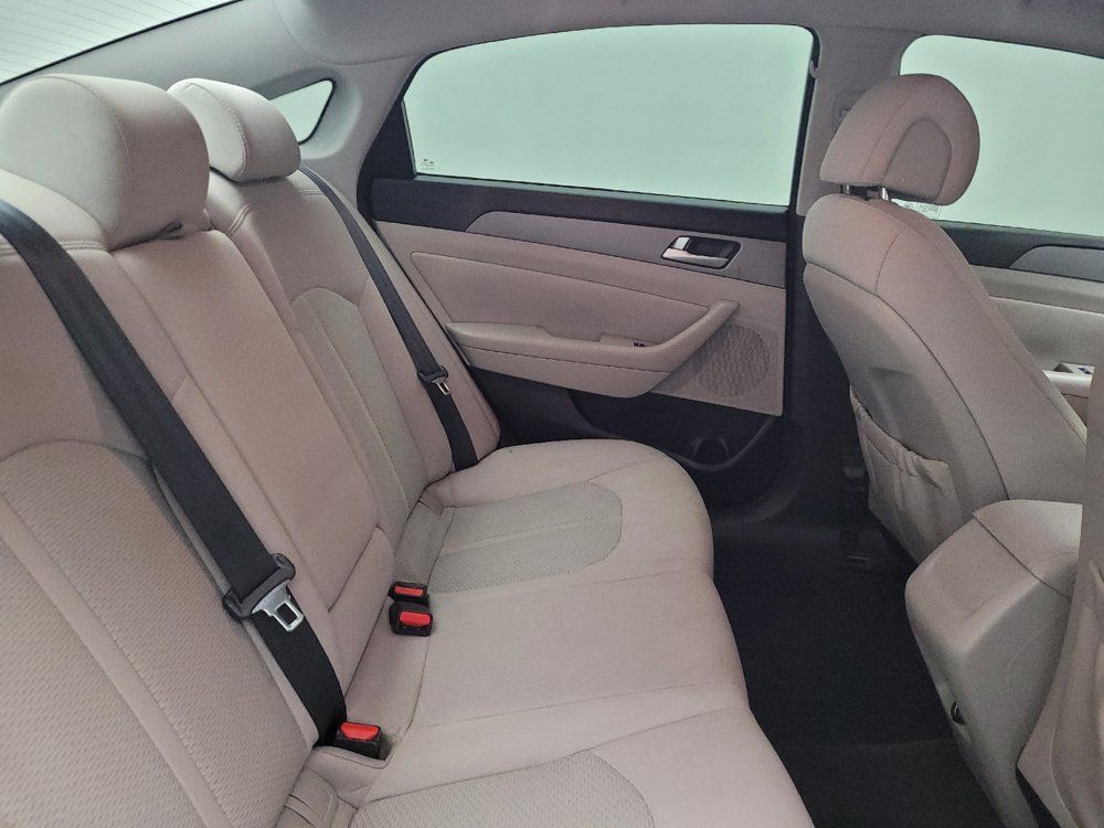 Used 2015 Hyundai Sonata SE w/ Option Group 09 FWD image 19