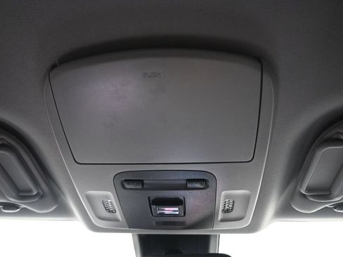 Used 2020 Toyota Camry SE w/ Convenience Package FWD image 22
