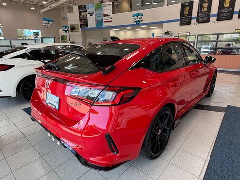 Certified 2025 Honda Civic Type R image 6