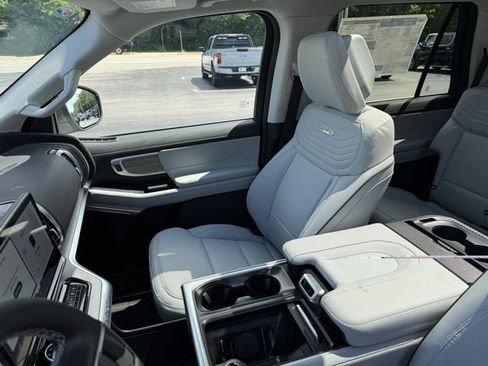 New 2027 Ford Expedition Platinum w/ Platinum Ultimate Package AWD/4WD image 20