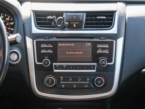 Used 2017 Nissan Altima 2.5 SR w/ Midnight Edition Package FWD image 14