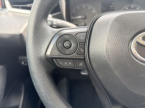 Used 2025 Toyota Corolla LE FWD image 17