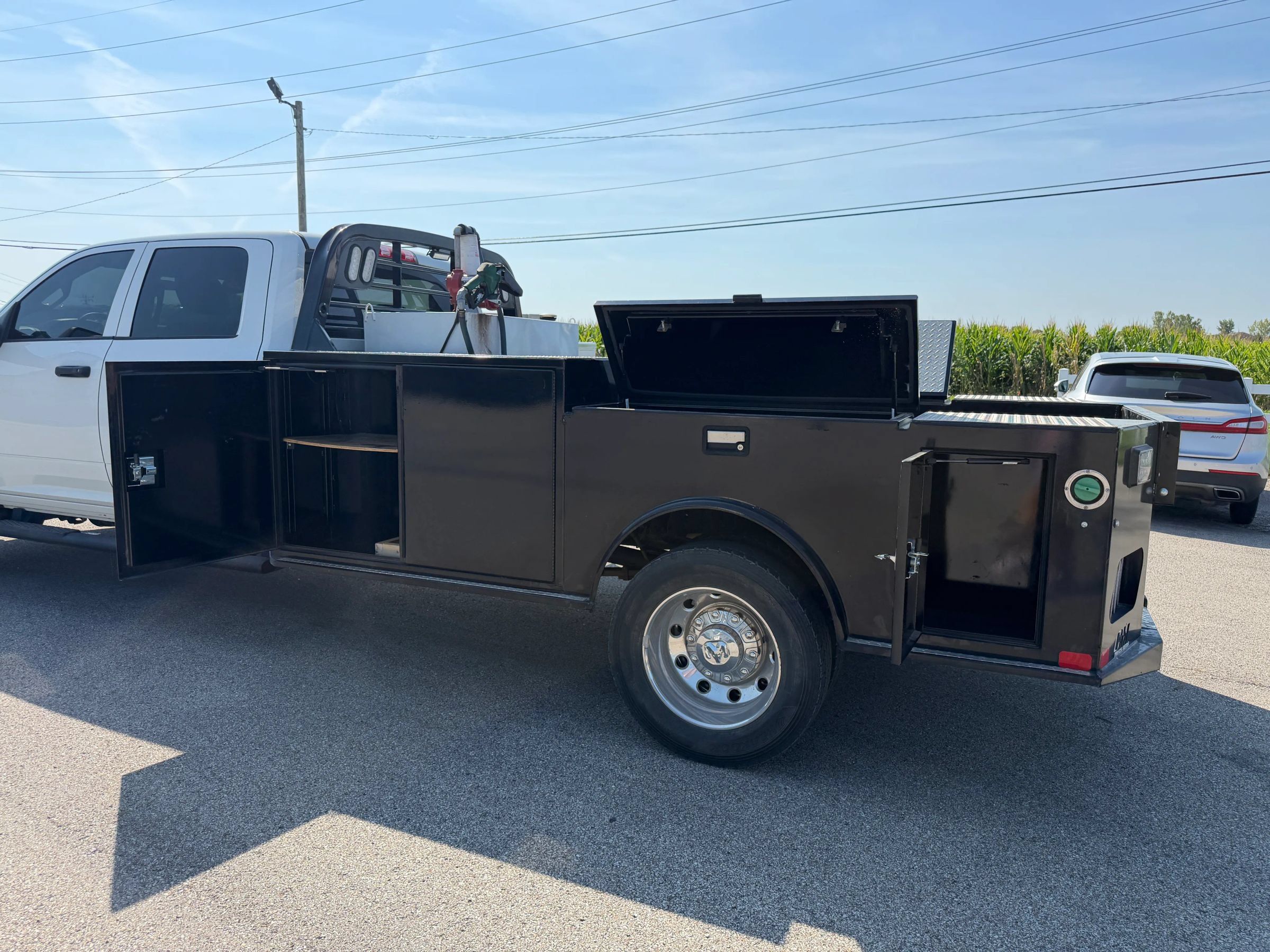 Used 2024 RAM 5500 Tradesman w/ Chrome Appearance Group AWD/4WD image 13