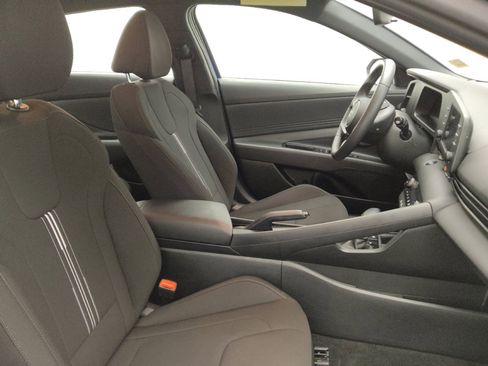 Used 2025 Hyundai Elantra Sport FWD image 21