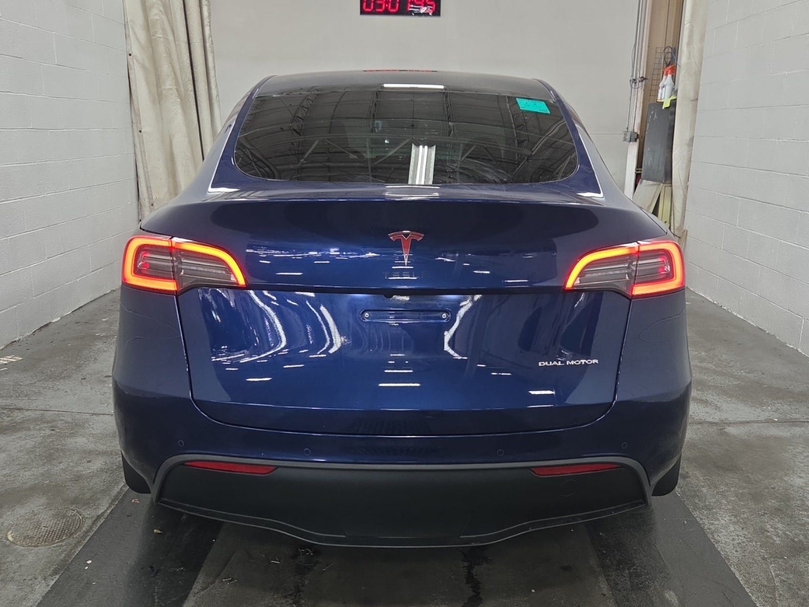 Used 2023 Tesla Model Y Long Range AWD/4WD image 6
