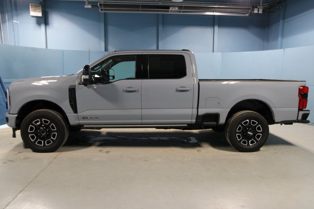 Used 2025 Ford F350 Platinum AWD/4WD image 32