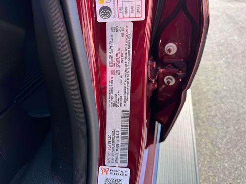 Used 2024 RAM 1500 Laramie image 13