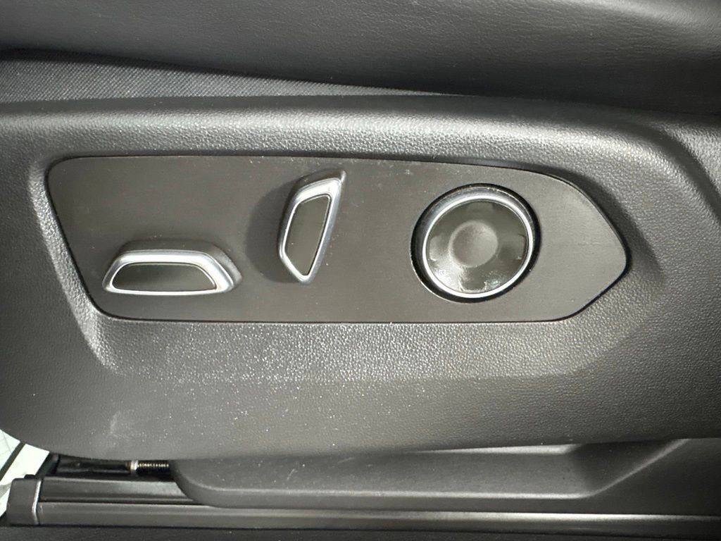 Used 2023 Cadillac Escalade Sport AWD/4WD image 11