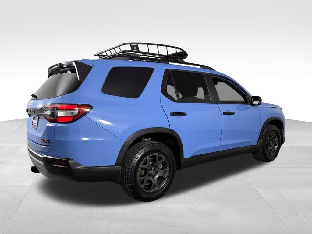 Used 2023 Honda Pilot TrailSport image 6