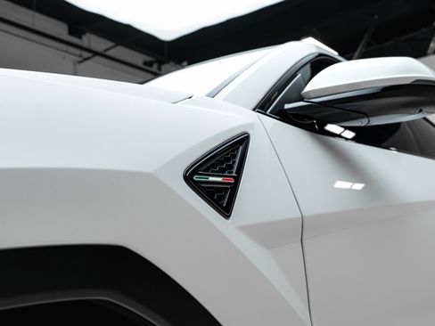 Used 2020 Lamborghini Urus AWD/4WD image 10