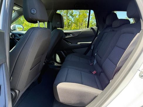 Used 2025 Chevrolet Equinox LT FWD image 13