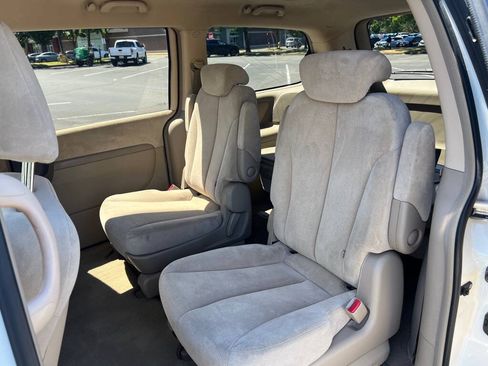 Used 2006 Kia Sedona EX FWD image 11