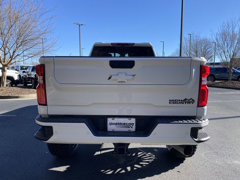 Used 2024 Chevrolet Silverado 2500 High Country w/ High Country Premium Package image 8