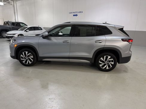 Used 2025 Volkswagen Tiguan S AWD/4WD image 5