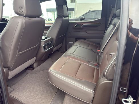 Used 2023 GMC Sierra 1500 Denali AWD/4WD image 9
