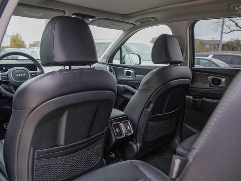 Certified 2025 Kia Sorento SX image 26