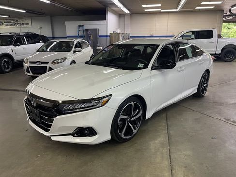Used 2022 Honda Accord Sport Special Edition image 3