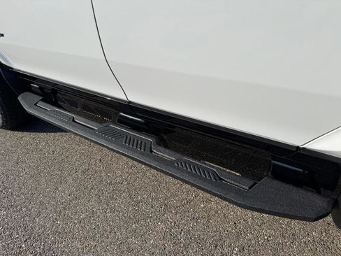 New 2025 GMC Hummer EV 2X image 10