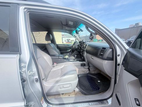 Used 2005 Toyota 4Runner Limited RWD image 10