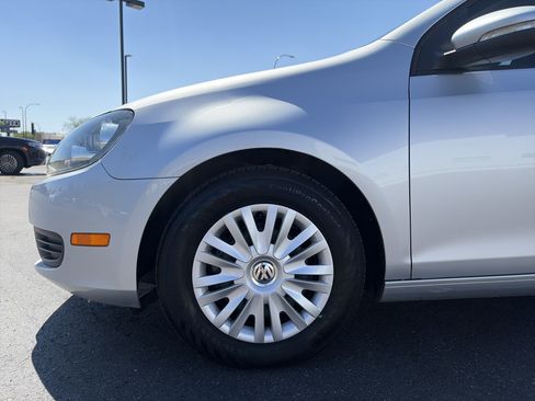 Used 2013 Volkswagen Golf 4-Door FWD image 10