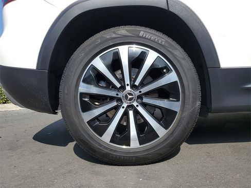 Used 2021 Mercedes-Benz GLB 250 4MATIC image 6